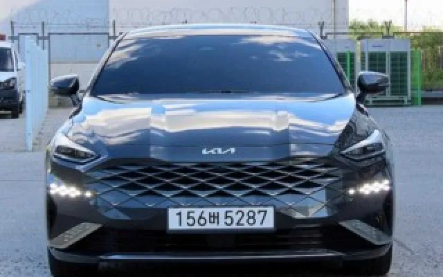 K3쿱 중고차 K8 2.5 2WD 매물 사진 8 - 2023/07 71,974km